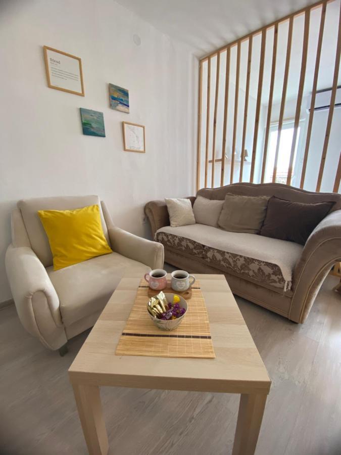 Happy Place Apartment Podgoriţa Exterior foto